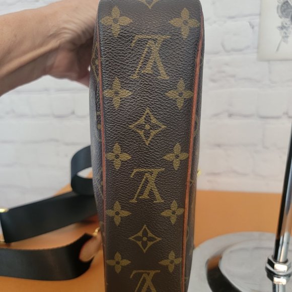 ❌❌ SOLD ❌❌  Louis Vuitton Compeign 28 - converted to crossbody - Picture 9 of 15